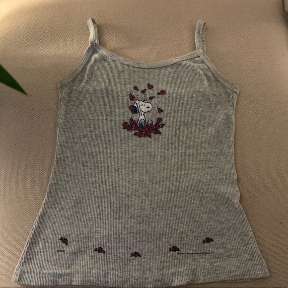 ✨ADORABLE Snoopy tank top✨ - Picture 2 of 5